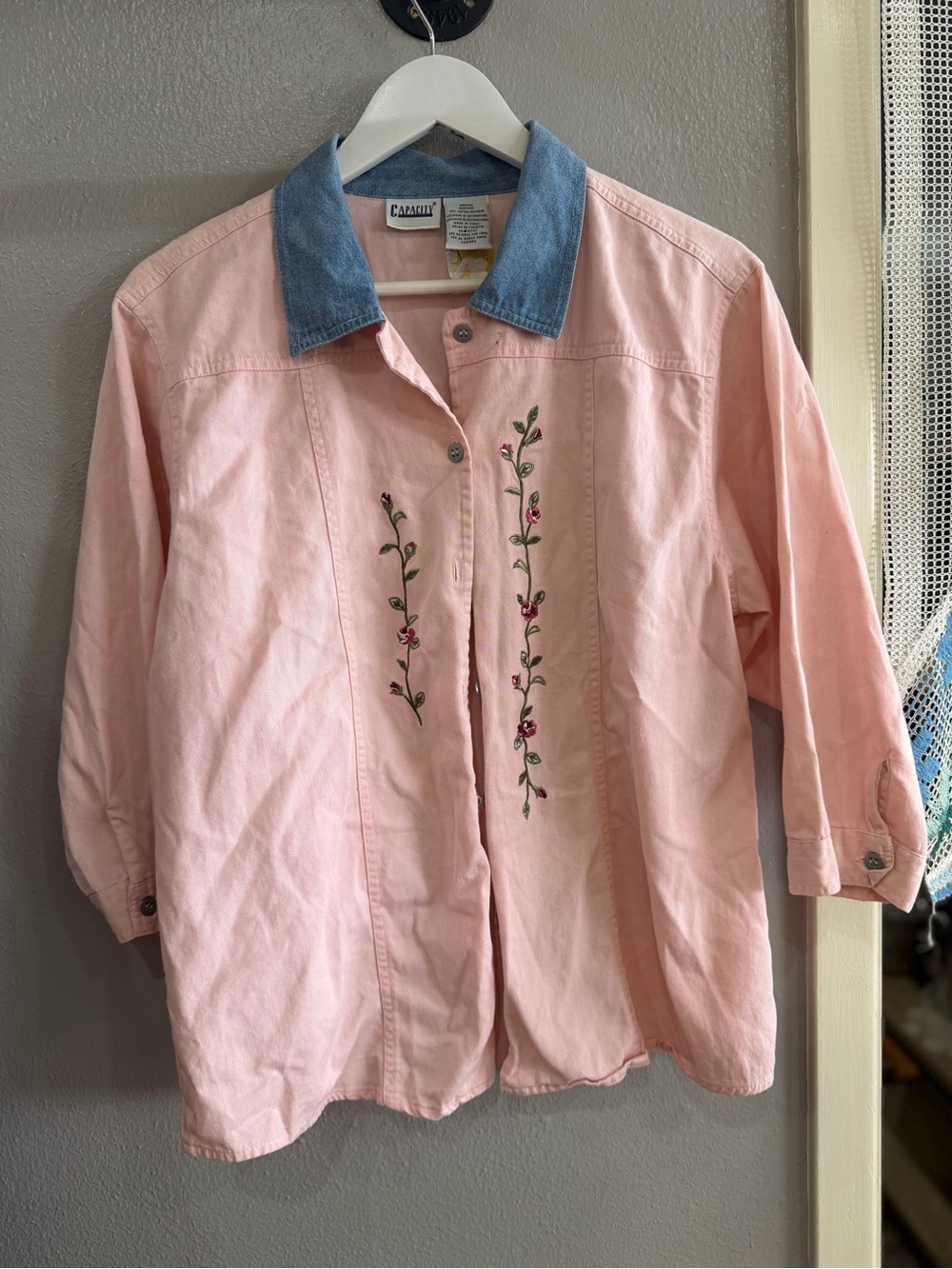 Capacity Pink Button-Up Shirt with Denim Collar